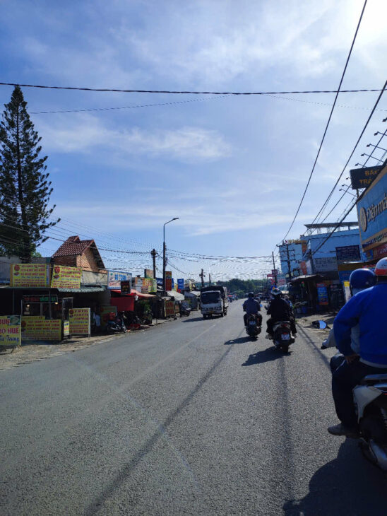 Bán nhà sổ riêng 1 lầu trệt sát KDC lavender Tín Khải