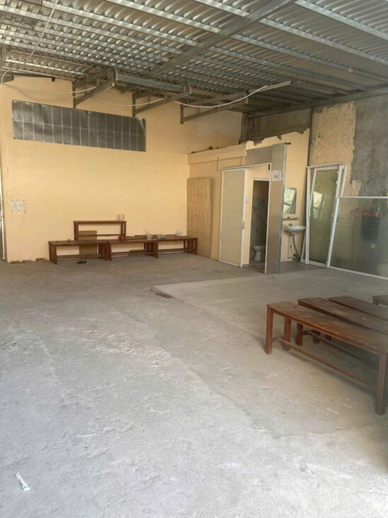 Cho thuê nhà 3 phòng ngủ sân rộng 300m2