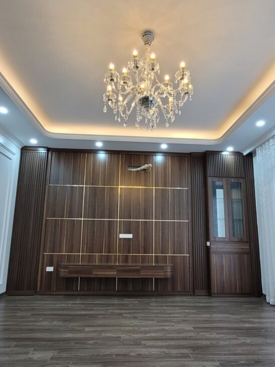 Hiếm! 11.3 tỷ – Xuân La, Tây Hồ – cực gần phố – Thang máy