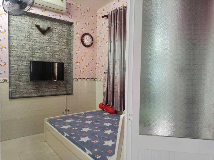 BÁN NHÀ GẦN ĐƯỜNG HỒNG LẠC, QUẬN TÂN BÌNH – 4 TẦNG, HXH NHỈNH 5 TỶ