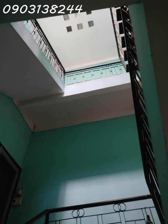 Ngộp nặng bán Gấp, HXH ngay TT Tân Bình, 3 tầng, 139m2 trên dưới 70tr/m2