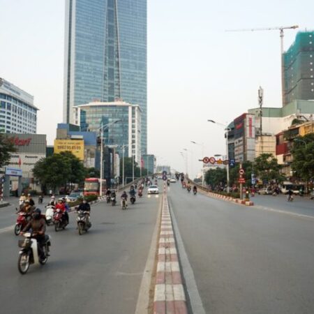 Bán nhà Nguyễn Chí Thanh, Ba Đình, phân lô, ngõ thông, 2 thoáng, oto 52m2, 3 tầng, Mt 3.3m, chỉ