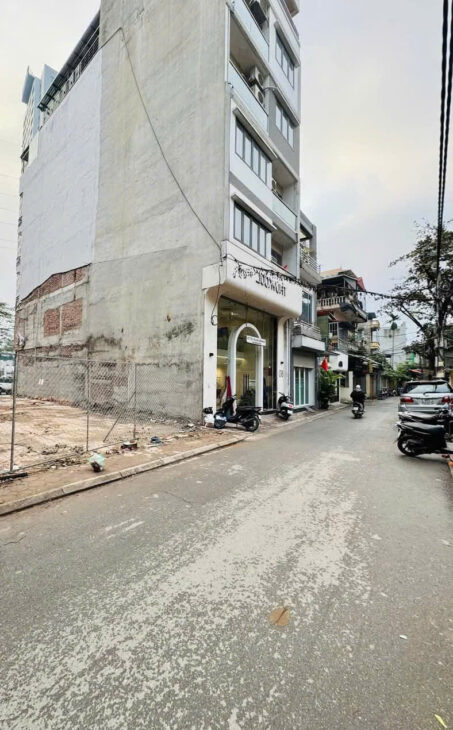 PHỐ TRƯƠNG ĐỊNH – Ô TÔ- VỈA HÈ -XÂY 7 8 TẦNG THOẢI MÁI ~ NHỈNH 260 TR/M2)