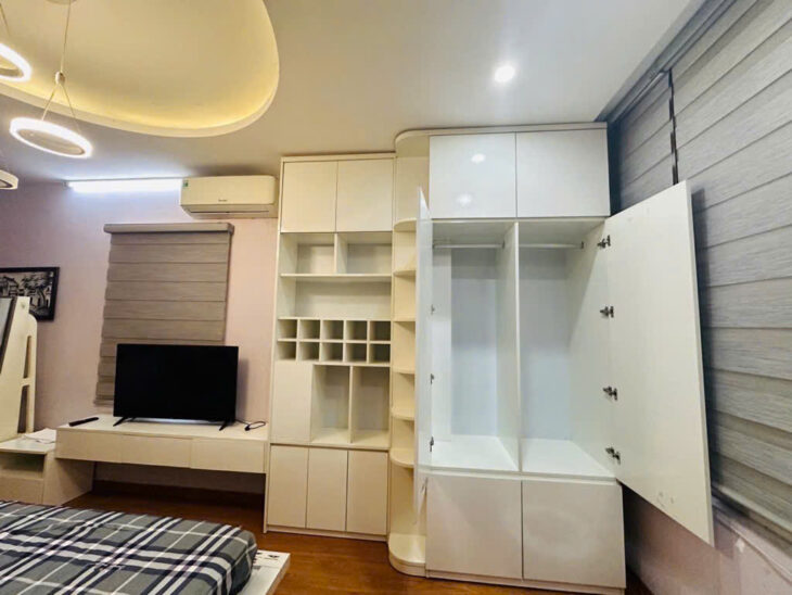 Có một không hai! Bán nhà NGỌC KHÁNH, 40m2, chỉ 6,8 tỷ, Phố VIP, Ngõ thông, Gần hồ, Ở ngay