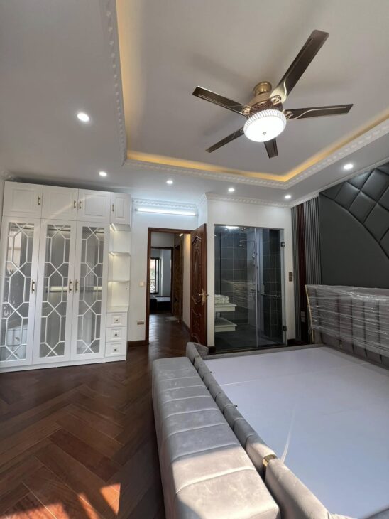 BÁN NHÀ TRUNG TÂM CẦU GIẤY 7 TẦNG THANG MÁY Ô TÔ TRÁNH THANG MÁY XỊN KINH DOANH VĂN PHÒNG GIÁ 28 TỶ