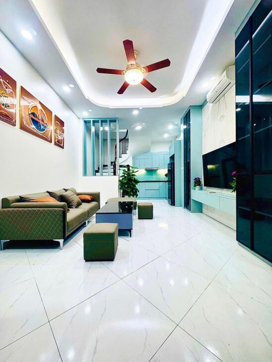 BÁN NHÀ TRUNG TÂM HAI BÀ TRƯNG NHÀ MỚI KÍNH KOONG LÔ GÓC Ô TÔ VÀO NHÀ KINH DOANH ONLINE GIÁ 10 TỶ