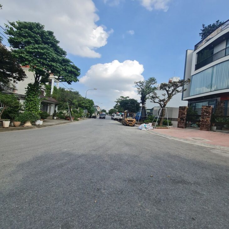 Đầu tư đẹp nhất Đa Tốn, Gia Lâm. 73m2, mt 4,5m, đường xe 16 chỗ, thông.