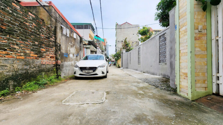 Bán nhà Thiên Lôi, 80m 3 tầng, độc lập, sân cổng riêng, ô.tô đỗ cửa, Giá 5.2 tỉ