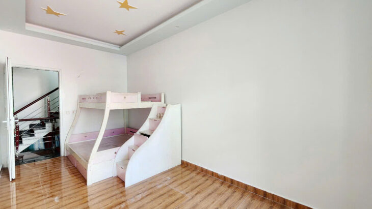 Bán nhà Hào Khê – Lạch Tray, 57m 3 tầng, lô góc, Giá 3 tỉ ngõ nông