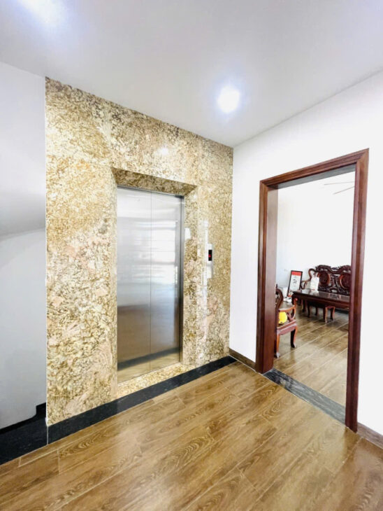 BÁN NHÀ PHÂN LÔ, LIỀN KỀ, THANG MÁY, VỈA HÈ, Ô TÔ TRÁNH, LINH ĐÀM – 26.5 TỶ