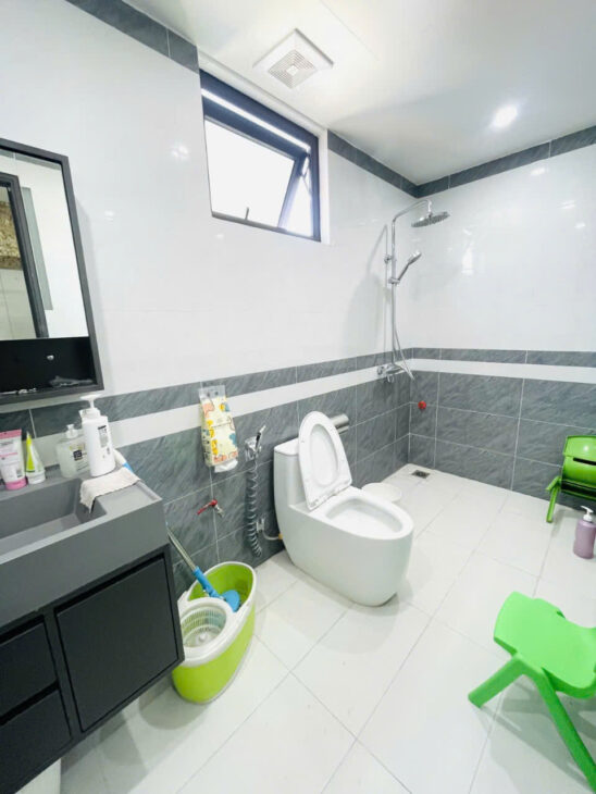 BÁN NHÀ PHÂN LÔ, LIỀN KỀ, THANG MÁY, VỈA HÈ, Ô TÔ TRÁNH, LINH ĐÀM – 26.5 TỶ