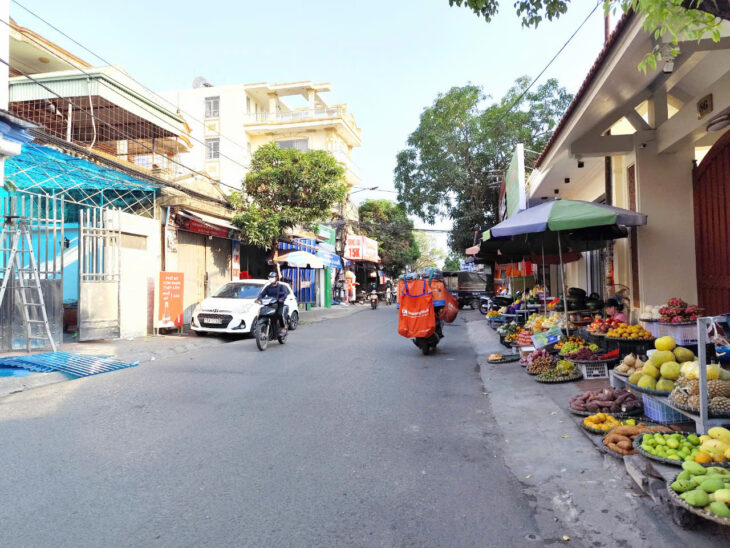 Bán đất tặng nhà mặt đường Thiên Lôi gần AEON, 100m, Giá 9 tỉ vị trí kinh doanh đông đúc