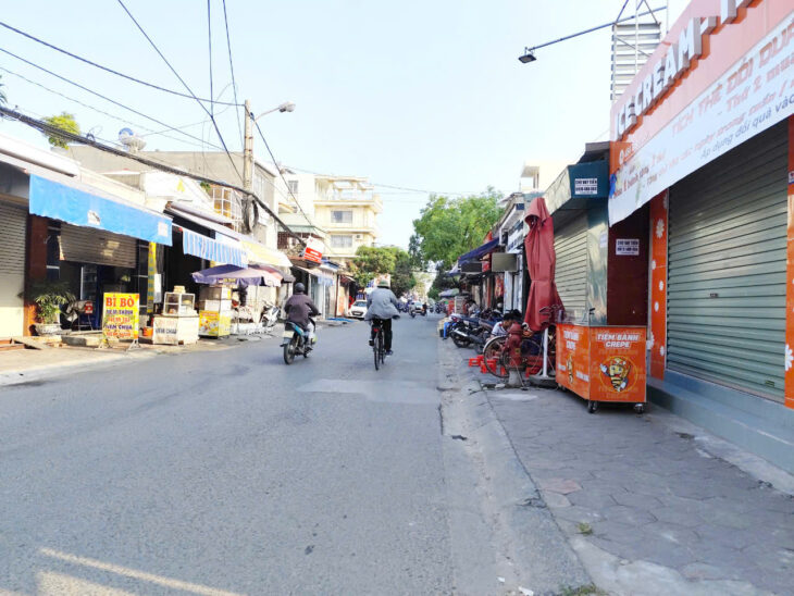 Bán đất tặng nhà mặt đường Thiên Lôi gần AEON, 100m, Giá 9 tỉ vị trí kinh doanh đông đúc