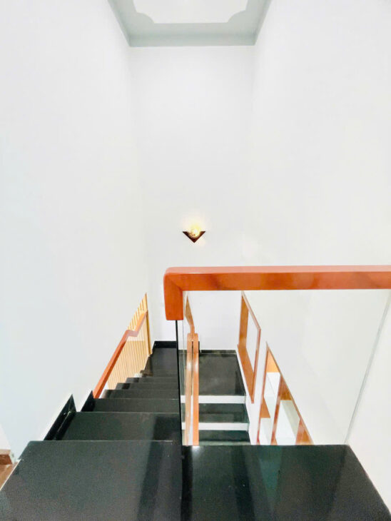 NHà Cực Đẹp 2 Tầng SHR Hẻm Xe Hơi Trung Mỹ Tây Quận 12 Sát Gò Vấp Và Tân Bình