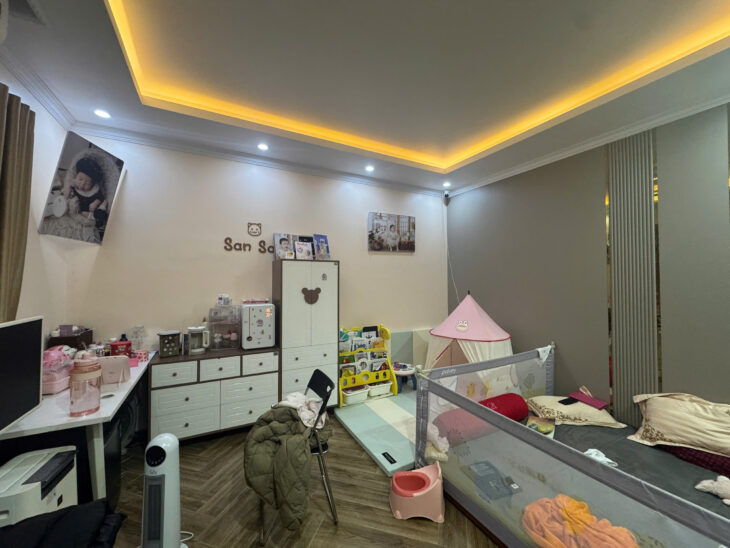 Bán nhà phố Vĩnh Tiến – Lê Chân, DT 54m 4 tầng, sân cổng riêng, cực nông, Giá 3.43 tỉ