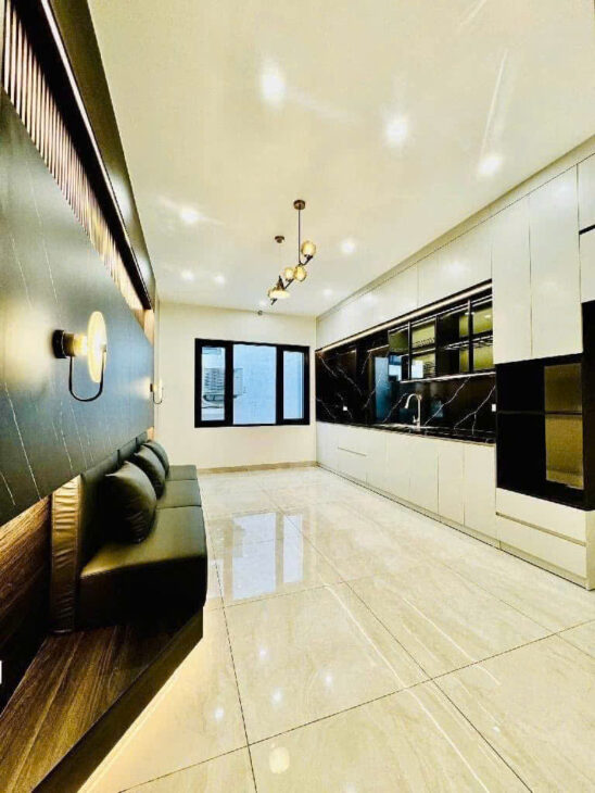 Bán nhà 5 tầng MẶT PHỐ Đông Các, quận Đống Đa, diện tích 60m2, KHU DÂN TRÍ CAO, AN NINH TỐT