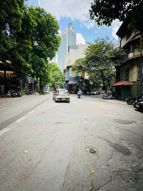 BÁN NHÀ ĐẢO NGỌC MP NGŨ XÃ 85M MT 3,9M KD ĐỈNH GIÁ 33 TỶ