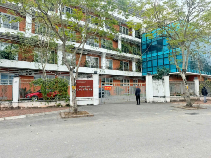 Chính chủ bán Nhà đẹp long lanh Việt Hưng – full nội thất sịn sò, 1 nhà ra oto tránh, 43,5m, 5