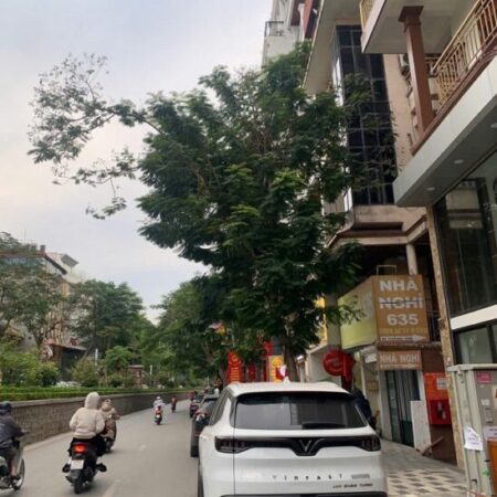 Chính Chủ Chuyển Nhượng Hoa Hậu Mặt Phố Lạc Long Quân Chính Chủ Chuyển Nhượng Hoa Hậu Mặt Phố Lạc Long Quân