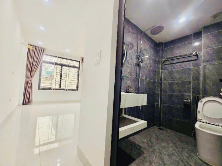 Bán nhà Vương Thừa Vũ, 34m2, 5 tầng, gần ô tô, thoáng sáng, ở sướng, kinh doanh đỉnh, chỉ 6.25 tỷ