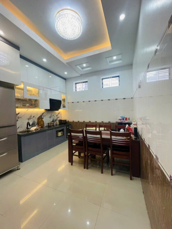 Bán nhà ngõ 739 Nguyễn Văn Linh, 50m 4 tầng, ô.tô đỗ cửa , Giá 3.48 tỉ