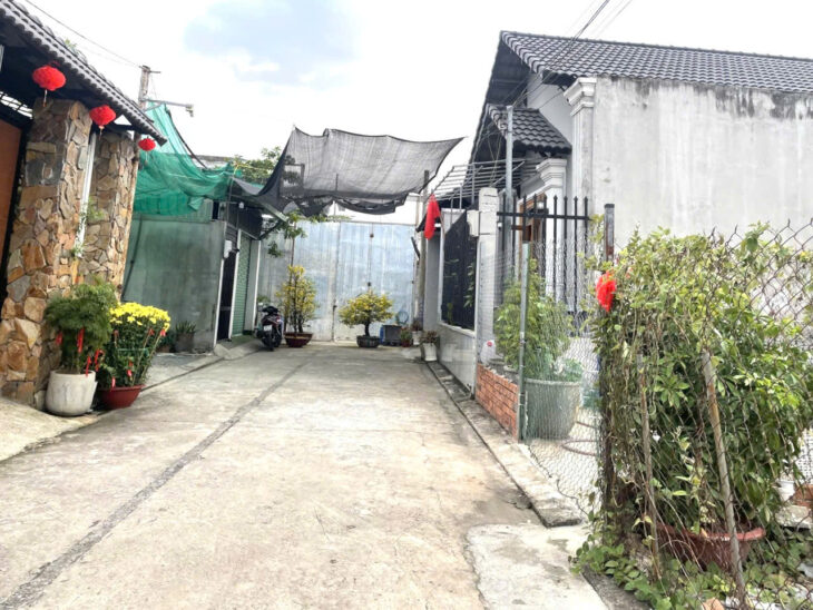 Bán Đất Gấp, P lô, Hẻm Xe Hơi, Linh xuân Thủ Đức, DT 82 m2 ( 5.2 X 16 ), giá chỉ 3.95ty