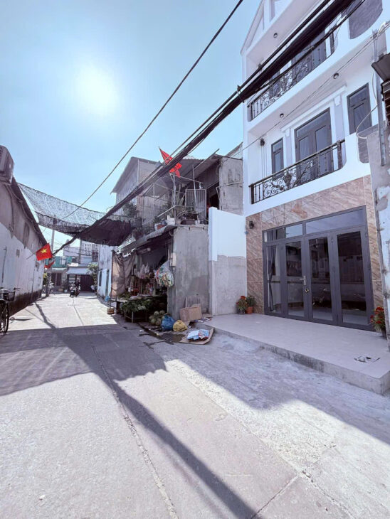 ????BÁN NHÀ ĐỐI DIỆN NHÀ MÁY BIA TIGER – NHÀ 3 TẦNG ĐẸP LUNG LINH – 55M2 NGANG HƠN 4 MÉT – HẺM Ô TÔ