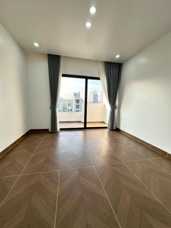 Nhà xây mới độc lập – Thang Máy, 56m 4 tầng, Giá 6.6 tỉ – Tái định cư Vĩnh Niệm