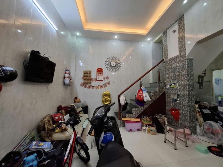 GIÁP QUẬN 10 – BA GÁC THÔNG – HƠN 50M RA XE HƠI – 36M2 – CHỈ NHỈNH 4 TỶ