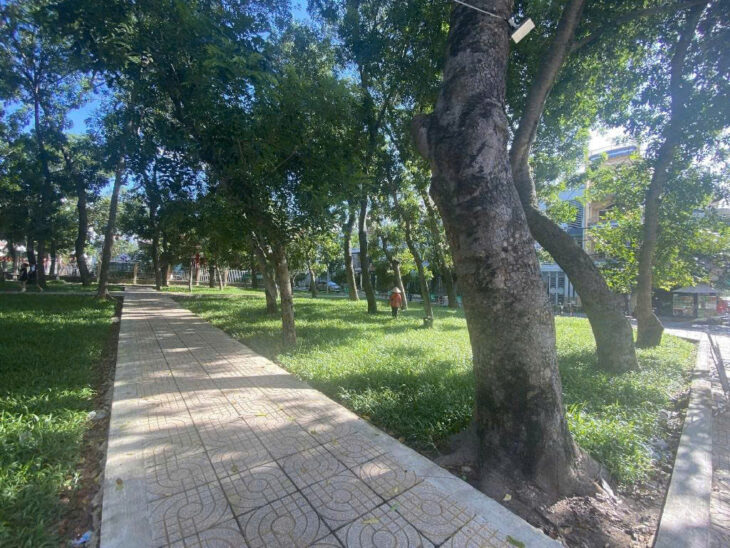 IP TÊN LỬA – MẶT TIỀN ĐƯỜNG SỐ SÁT MẶT TIỀN TÊN LỬA – TRƯỚC NHÀ CÔNG VIÊN – 4 TẦNG – 4×20 VUÔNG –