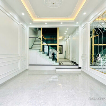 Bán nhà Vũ Chí Thắng sát mặt đường, 57m 5 tầng, Thang Máy, độc lập mới tinh, Giá 6.7 tỉ
