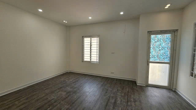 Bán nhà riêng tại Hoàng Hoa Thám, 11.5 tỷ, 53m2, 5 tầng, 7PN, MT 6m, CCMN