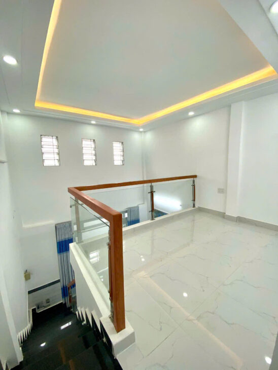 NHà Đẹp Giá Rẻ 44m SHR Giá Chỉ 2 Tỷ 65 Hẻm Xe Hơi Hiệp Thành Quận 12 Sát Gò Vấp