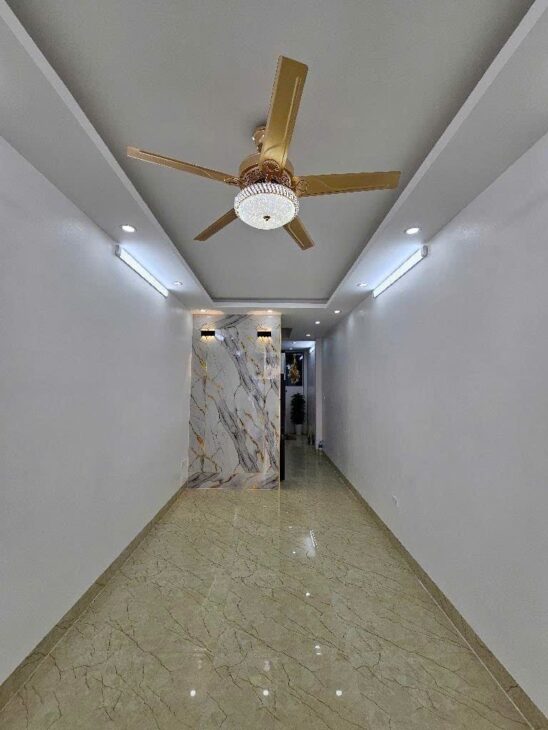 BÁN NHÀ GIA QUẤT, HÀNG HIẾM 39M2* 4 TẦNG, MỚI TOANH, FULL NỘI THẤT, Ô TÔ ĐỖ CỬA, GIÁ 6.4 TỶ