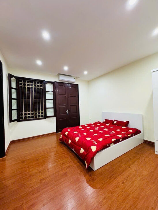 Đội Cấn – Ba Đình / 5 Tầng 30m2 dân xây – 6x Tỷ