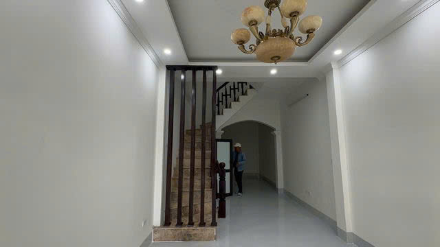 NHÀ MỚI NGÕ THÔNG Ô TÔ QUA PHỐ HOÀNG NHƯ TIẾP 40 M2,5 TẦNG,MẶT TIỀN 3.8M, 9,1 TỶ.