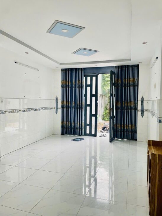 HIỆP THÀNH Q12 – HƠN 2TỶ – HẺM XE HƠI – 2 TẦNG 3 PHÒNG NGỦ – TƯƠNG LAI 2 MẶT TIỀN.