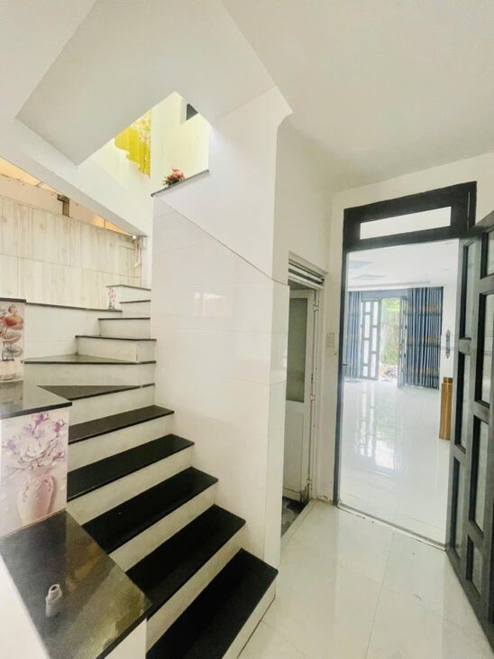 HIỆP THÀNH Q12 – HƠN 2TỶ – HẺM XE HƠI – 2 TẦNG 3 PHÒNG NGỦ – TƯƠNG LAI 2 MẶT TIỀN.