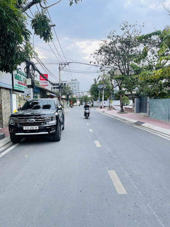 SOS, Gấp bán Nhà Linh Đông, THủ Đức, HXH, DT 101m2, kiên cố, ở Ngay. Chỉ 4ty hơn