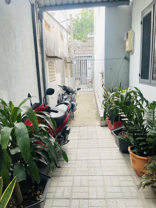 SOS, Gấp bán Nhà Linh Đông, THủ Đức, HXH, DT 101m2, kiên cố, ở Ngay. Chỉ 4ty hơn