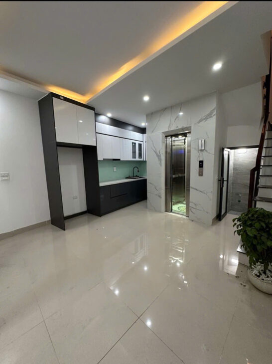 BÁN NHÀ ĐỘI CẤN FULL NỘI THẤT 6 TẦNG THANG MÁY 46M GIÁ 8.6 TỶ 0336212066