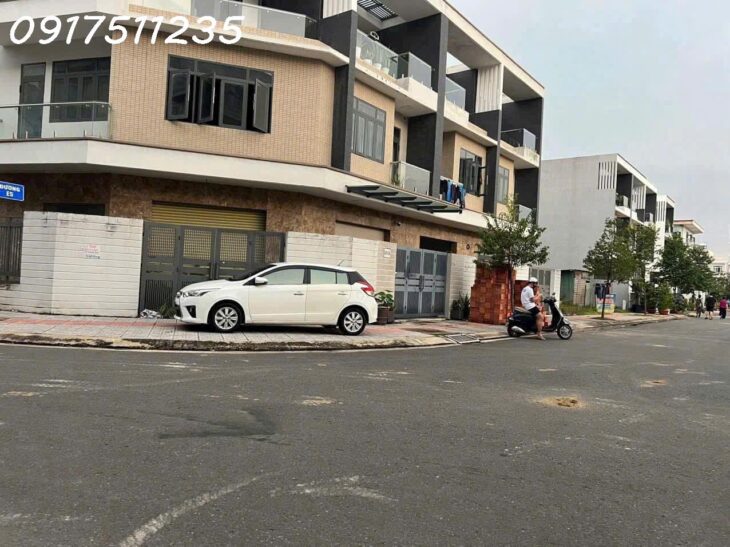 Cần bán căn biệt thự thô gốc 2 mặt tiền . Phường Bửu Long GĐ3, Biên Hòa, Đồng Nai.