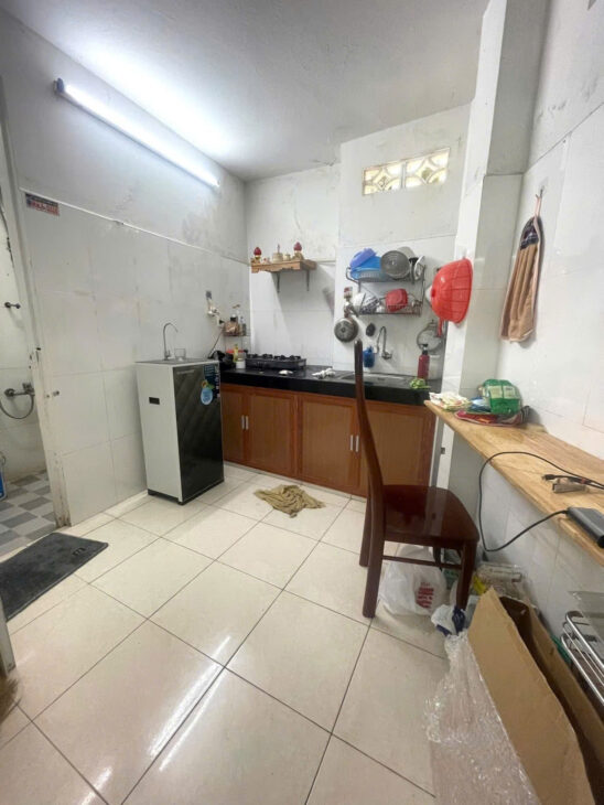 # Nhà sau Lưng MT Lý Thái Tổ, 45m2, 2 tầng, sạch đẹp, 2.35 tỷ