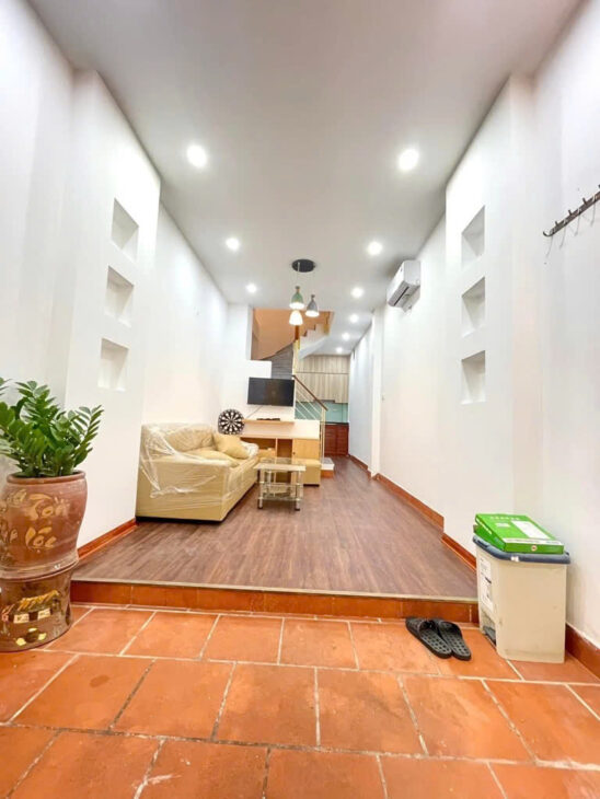 BÁN NHÀ HÀO NAM – 4 TẦNG ĐẸP LUNG LINH – GẦN GA CÁT LINH – GIÁ 6.5 TỶ! – 28m