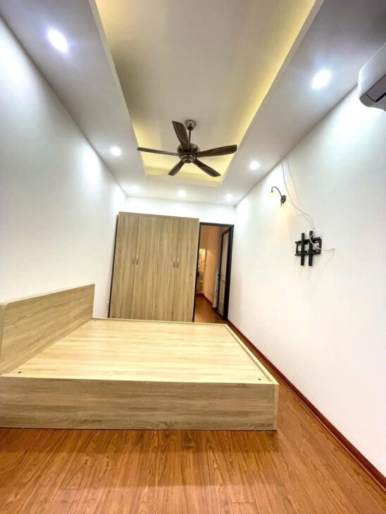 BÁN NHÀ HÀO NAM – 4 TẦNG ĐẸP LUNG LINH – GẦN GA CÁT LINH – GIÁ 6.5 TỶ! – 28m