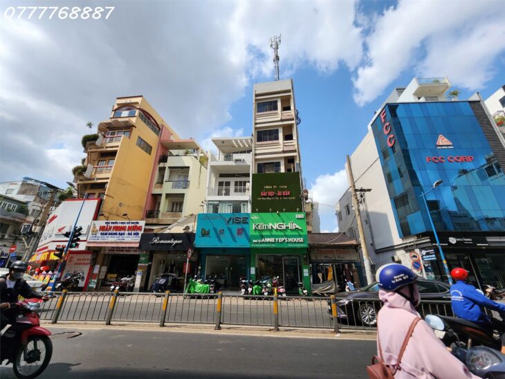 Nhà MT 5 tầng đường thương hiệu Hai Bà Trưng Quận 3 kế chợ Tân Định