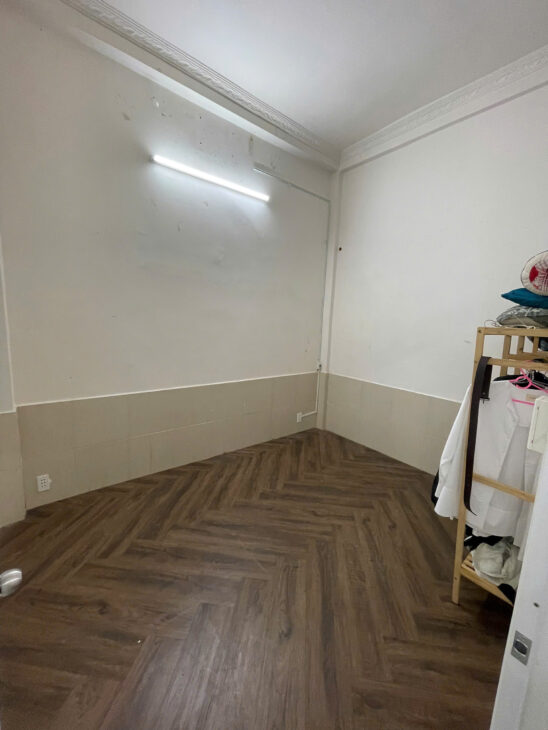 Quận Phú Nhuận ! MB CHO THUÊ GIÁ RẺ LẮM ! NHANH CÒN MT đường khu kinh doanh sầm uất, Chú Oanh