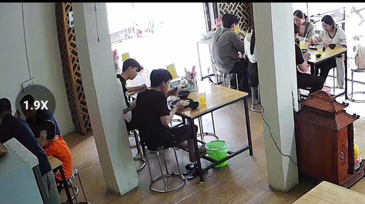 Quận Tân Phú ! SANG QUÁN CƠM GÓC 2 MT BAO ĐẸP , MB thuê 14 tr / tháng, Tel : 0938444774 (