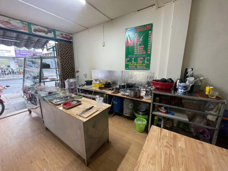 Quận Tân Phú ! SANG QUÁN CƠM GÓC 2 MT BAO ĐẸP , MB thuê 14 tr / tháng, Tel : 0938444774 (