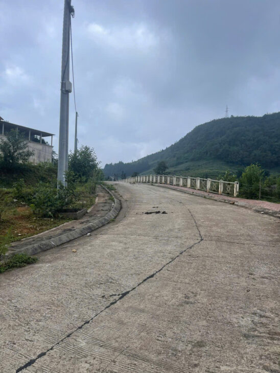 Đất nền tái định cư tại Sapa cần bán gấp, vị trí đẹp, view thung lũng, giá tốt để đầu tư.